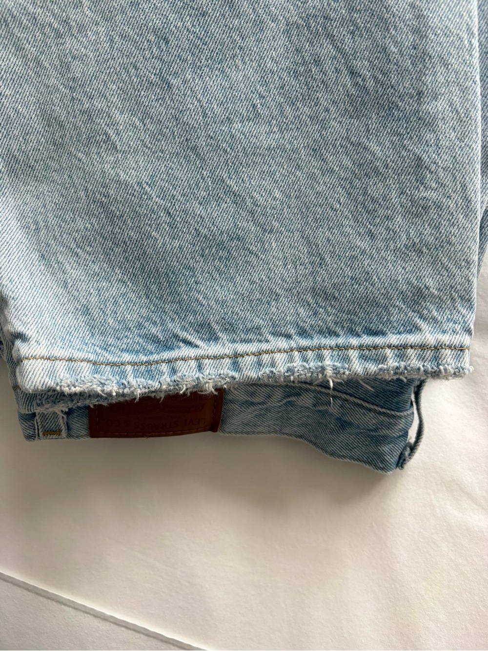 NWOT Levi’s 501 90’s Light Wash Jeans - Picture 9 of 11